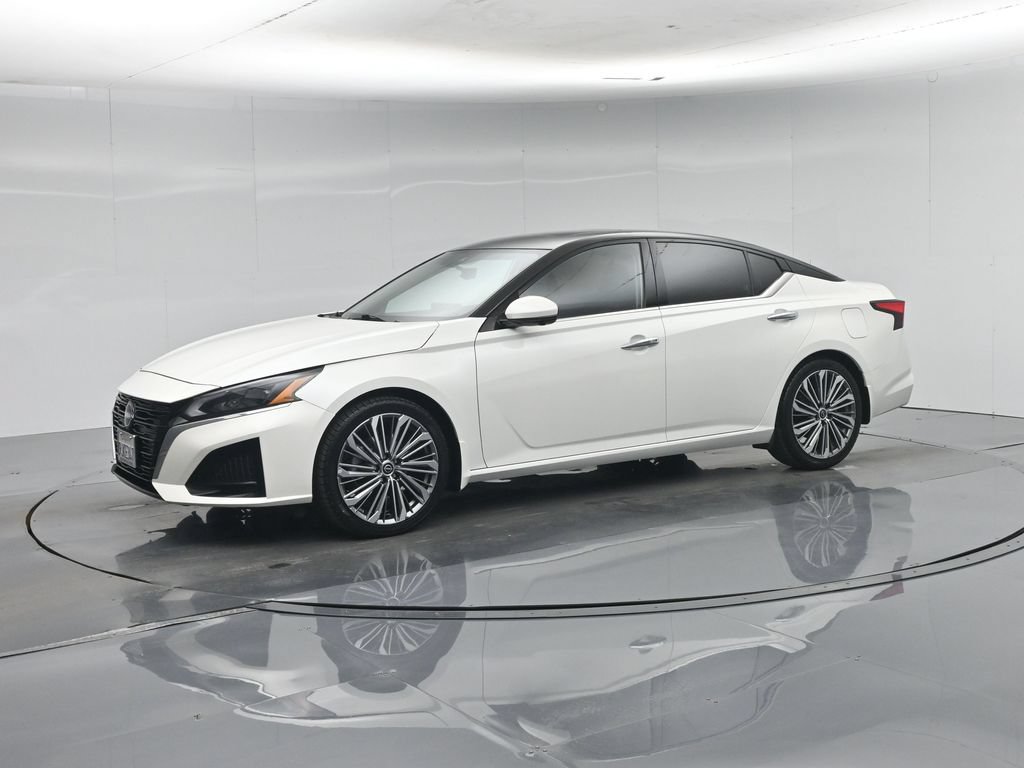 Used 2024 Nissan Altima 2.5 SL FWD image 32