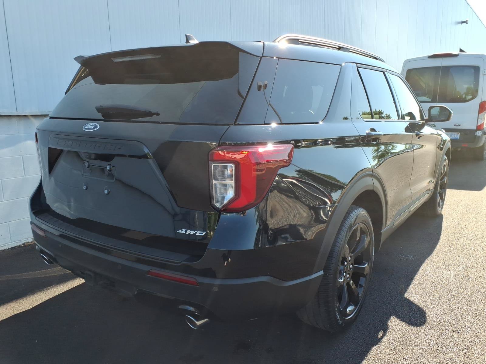 Certified 2024 Ford Explorer ST-Line w/ Class IV Trailer Tow Package AWD/4WD image 6