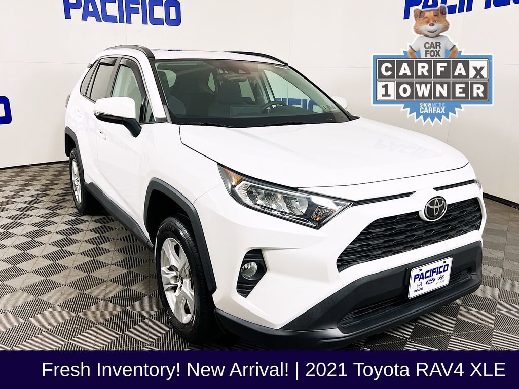 Used 2021 Toyota RAV4 XLE image 1