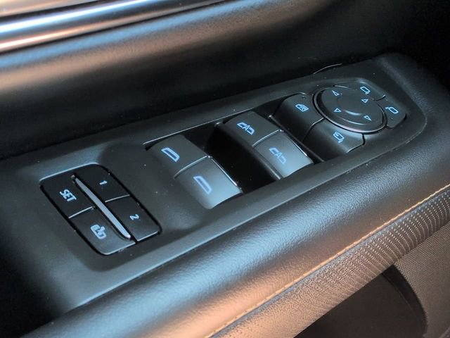 Used 2022 Chevrolet Suburban Premier RWD image 31