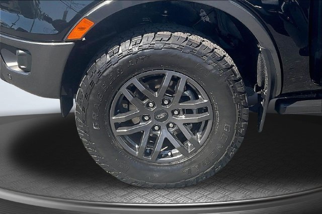 Certified 2021 Ford Ranger Lariat w/ Tremor Off-Road Package AWD/4WD image 9