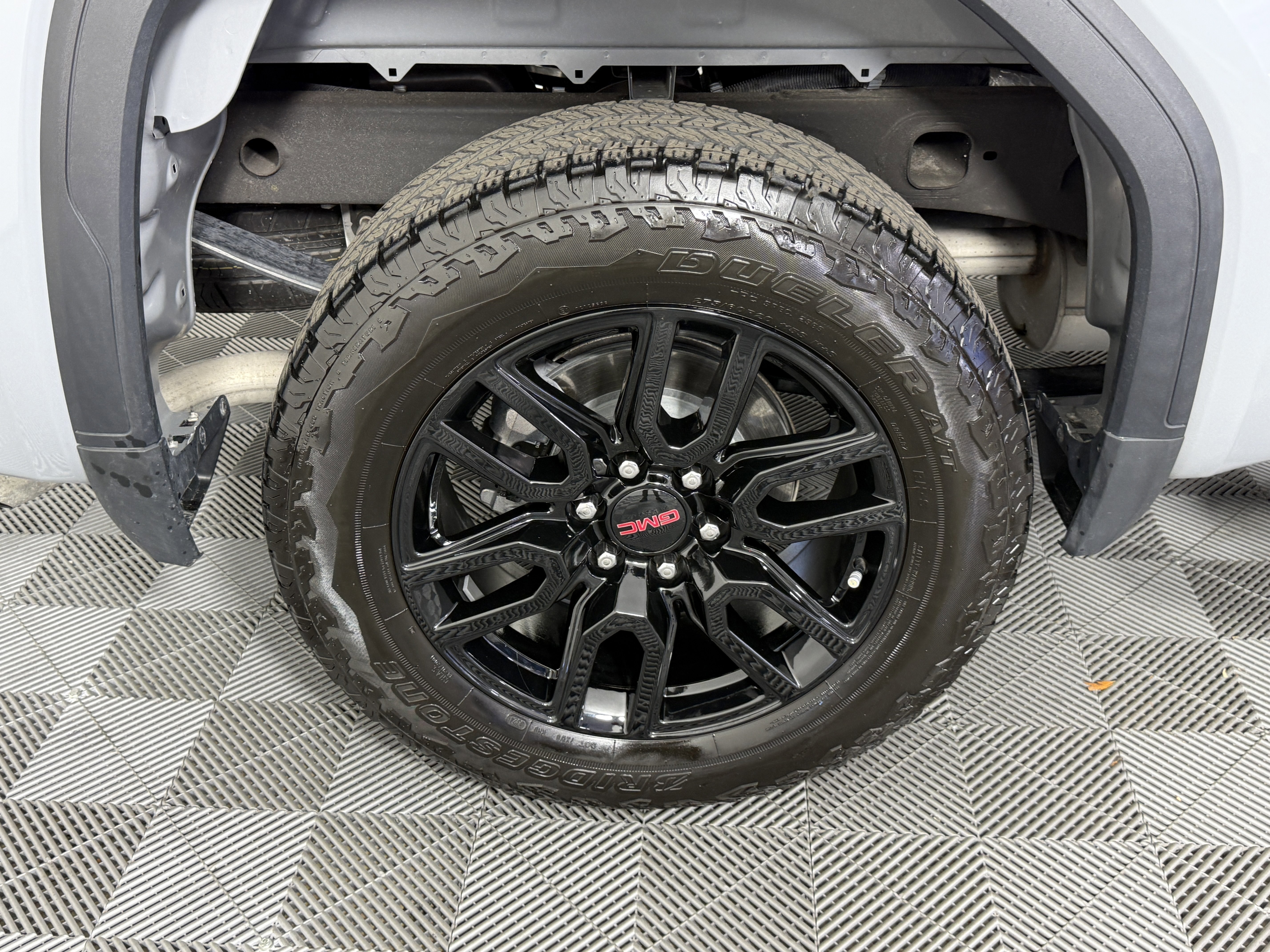 Used 2024 GMC Sierra 1500 Elevation image 31