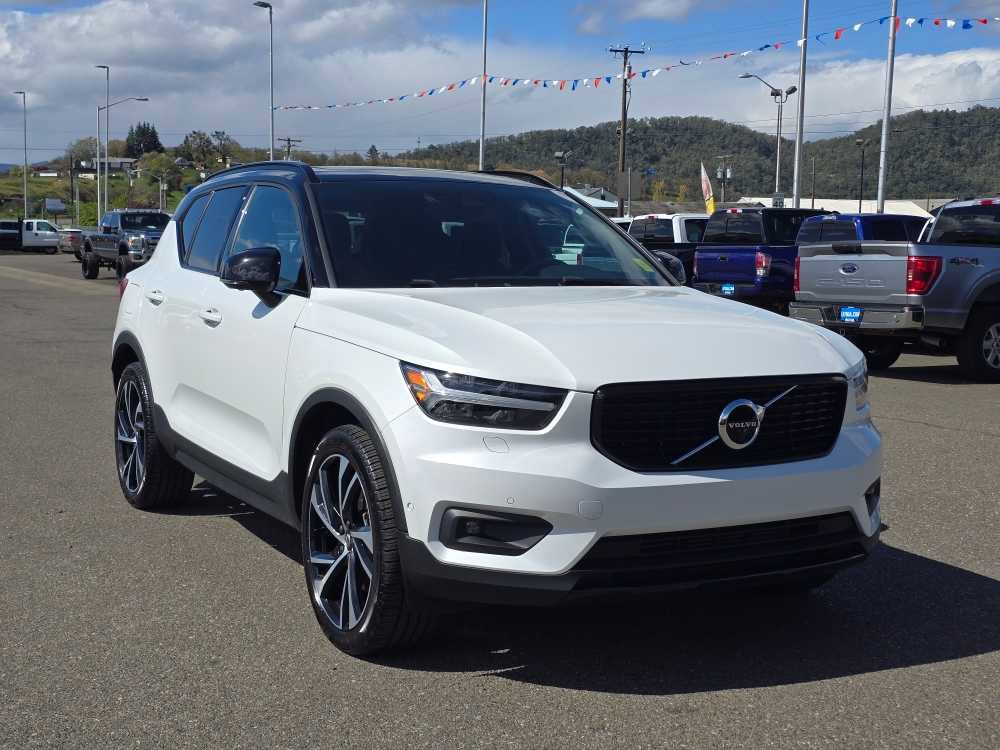 Used 2019 Volvo XC40 T5 R-Design image 7