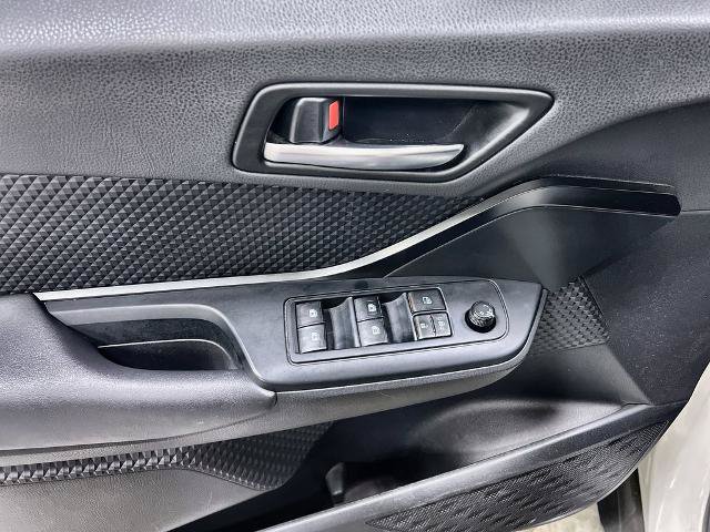 Used 2019 Toyota C-HR LE FWD image 14