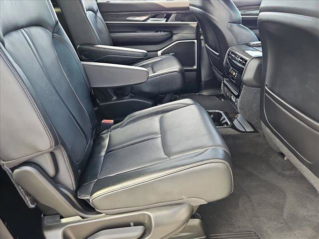 Used 2022 Jeep Wagoneer Series II w/ Flexible Seating Group AWD/4WD image 21