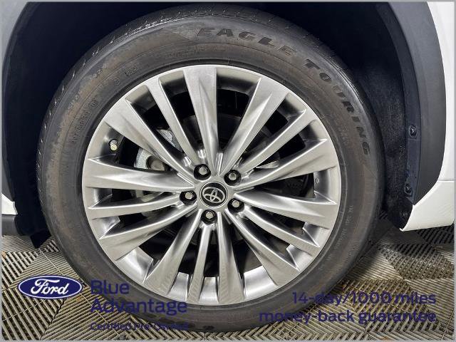 Used 2023 Toyota Highlander Platinum image 15