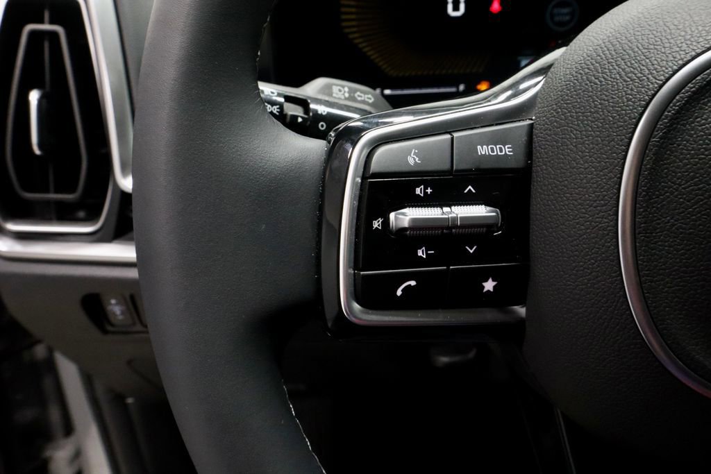 Used 2025 Kia Sorento EX w/ Panoramic Sunroof Package image 28