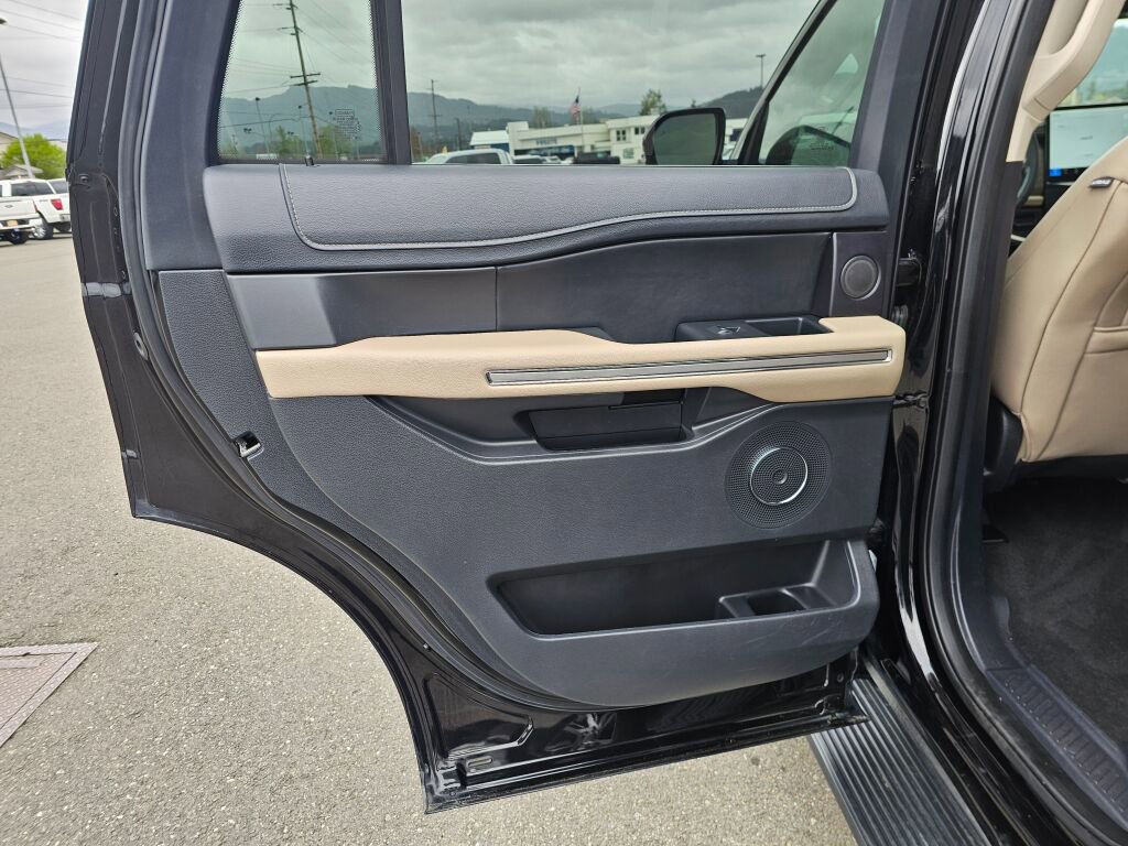 Certified 2024 Ford Expedition Limited AWD/4WD image 12
