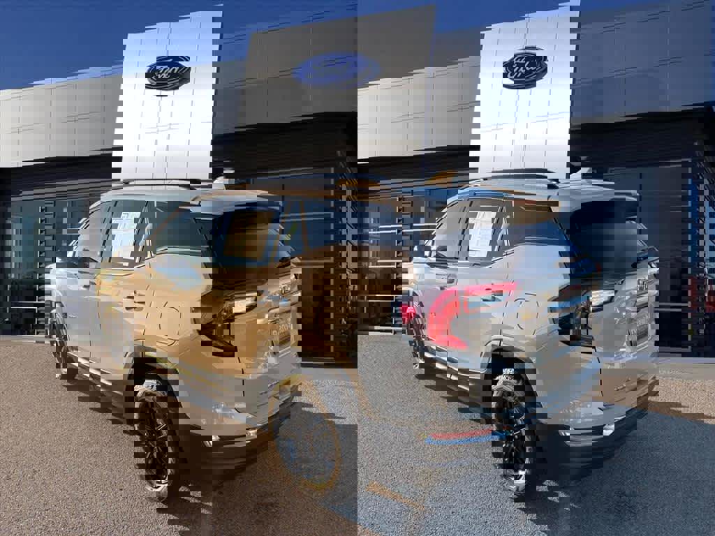 Used 2022 GMC Terrain AT4 w/ Infotainment Package II image 3