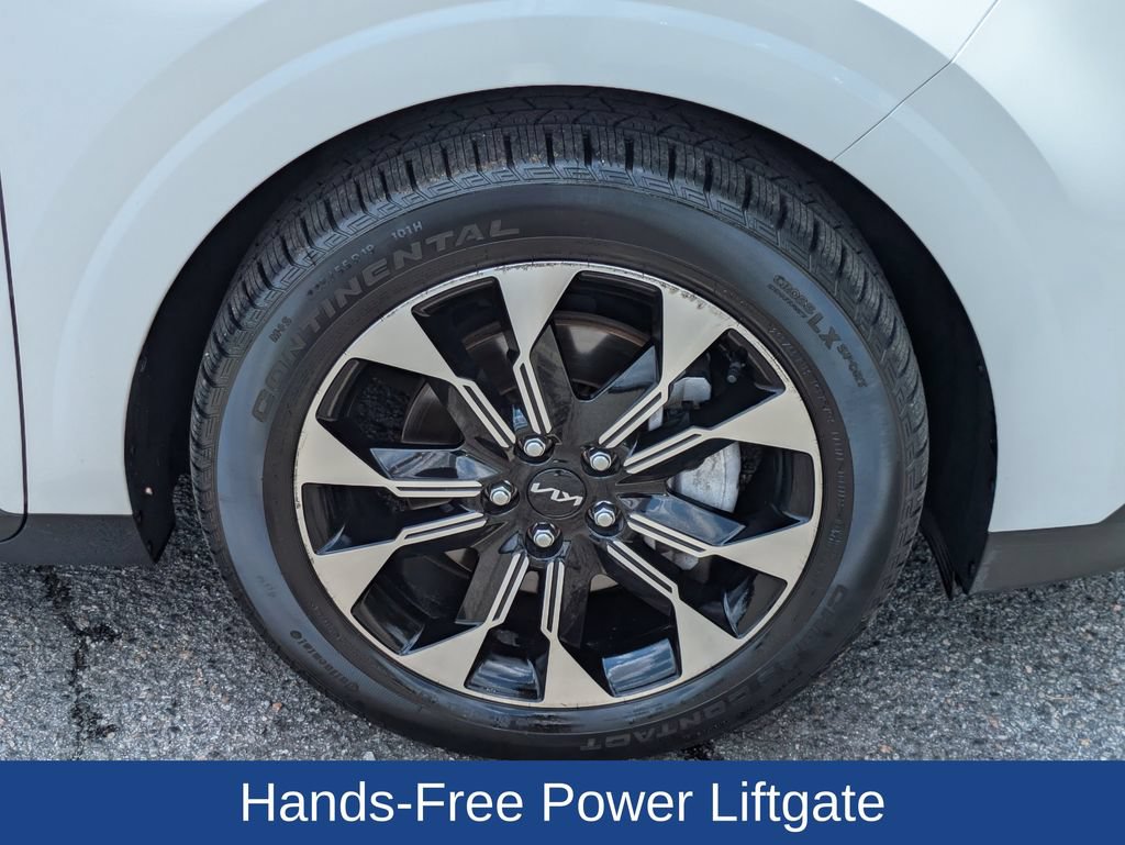 Used 2024 Kia Carnival EX FWD image 12