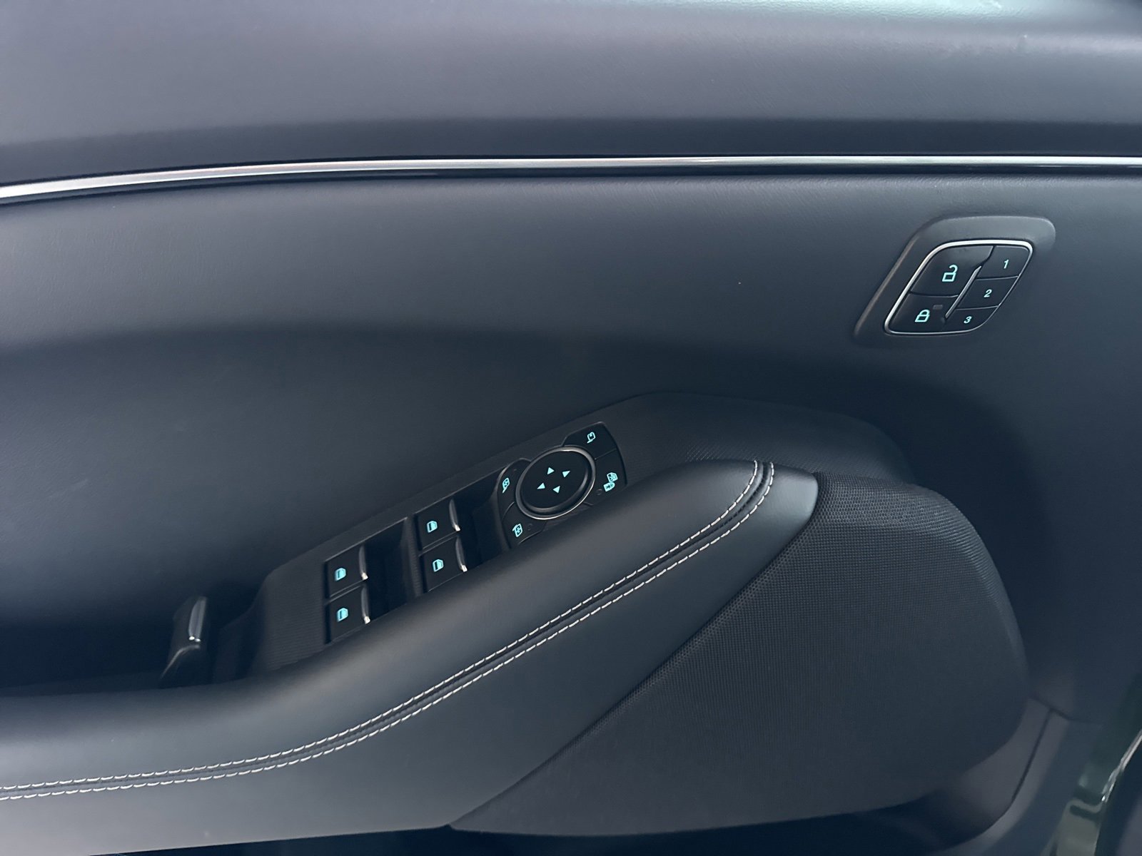 Certified 2025 Ford Mustang Mach-E Select w/ Comfort Package Lite image 23