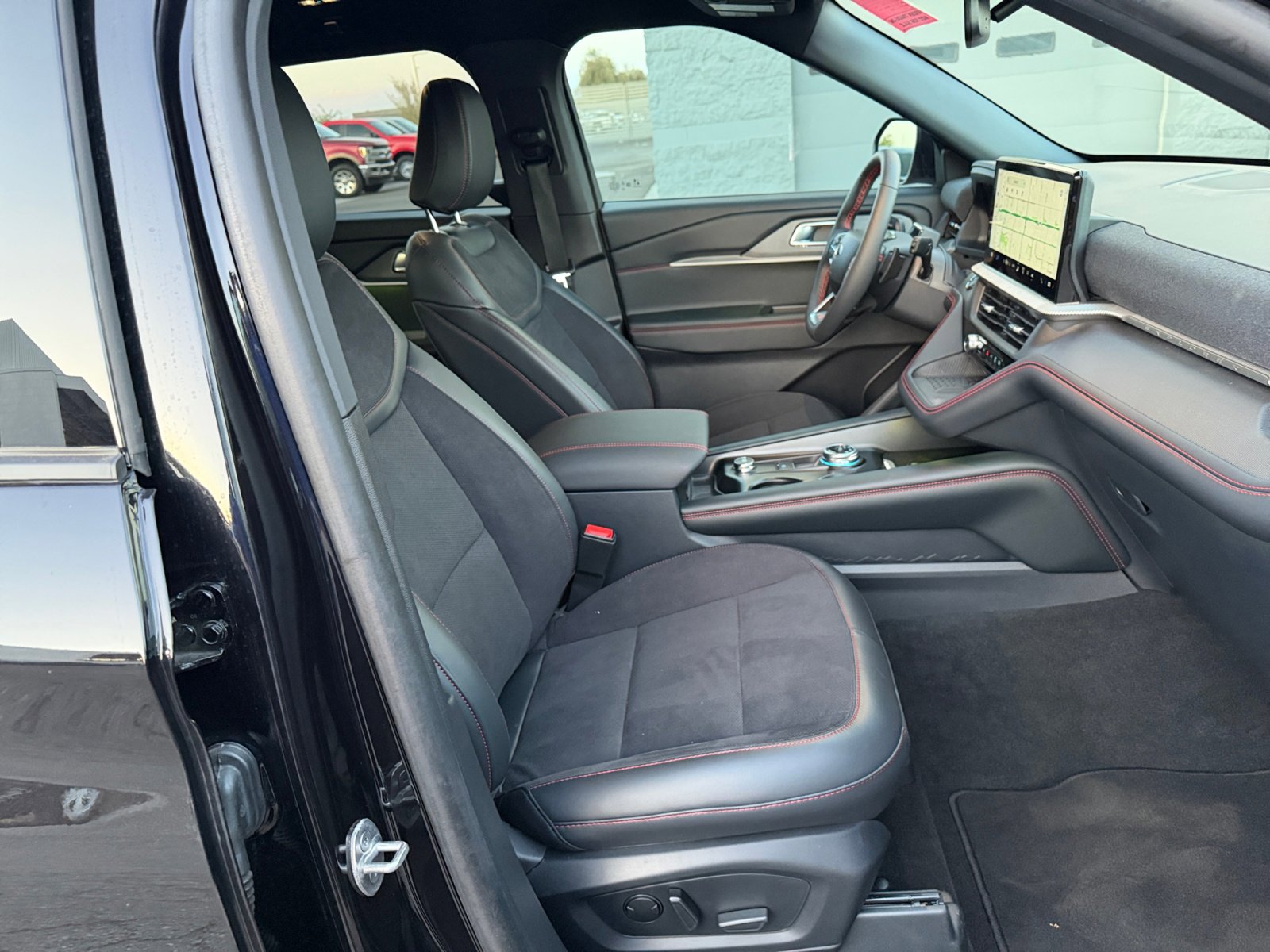 Certified 2025 Ford Explorer ST AWD/4WD image 30