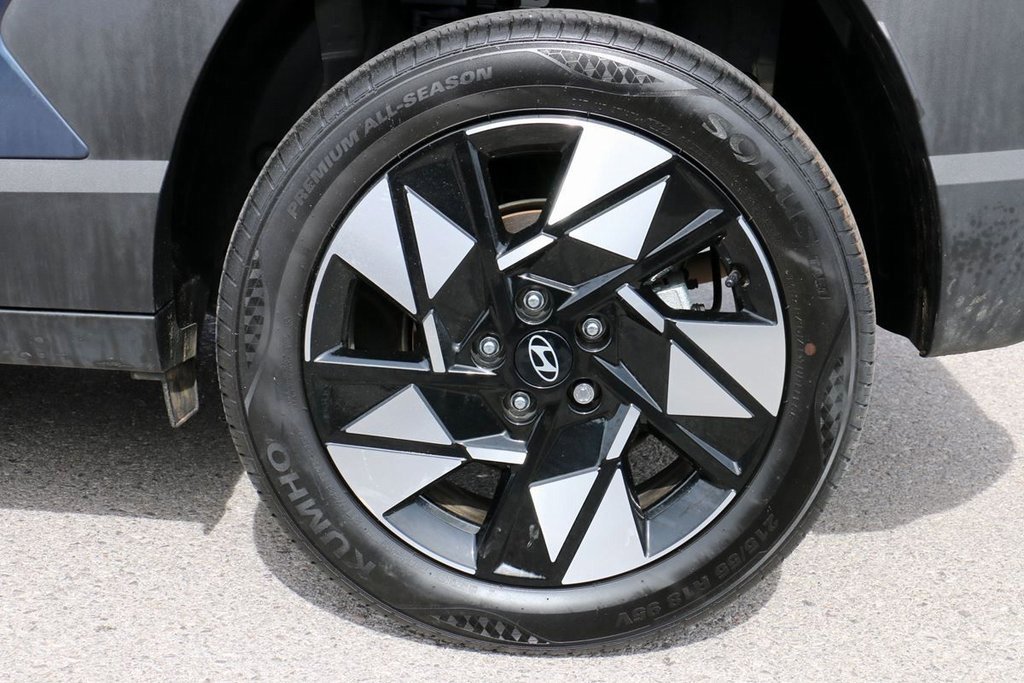 Used 2025 Hyundai Kona SEL image 8