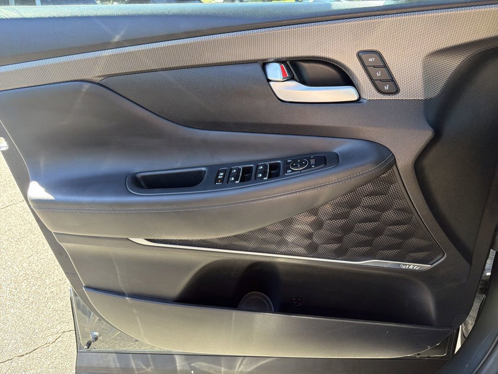 Used 2020 Hyundai Santa Fe Limited w/ Cargo Package FWD image 22