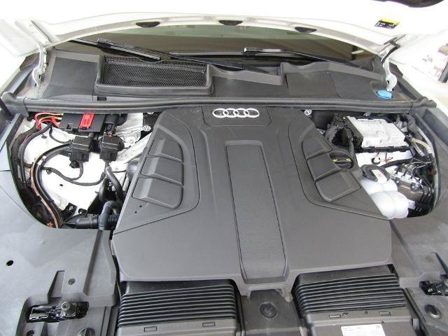 Used 2019 Audi Q7 3.0T Prestige AWD/4WD image 32