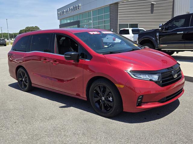 Used 2024 Honda Odyssey Sport image 3