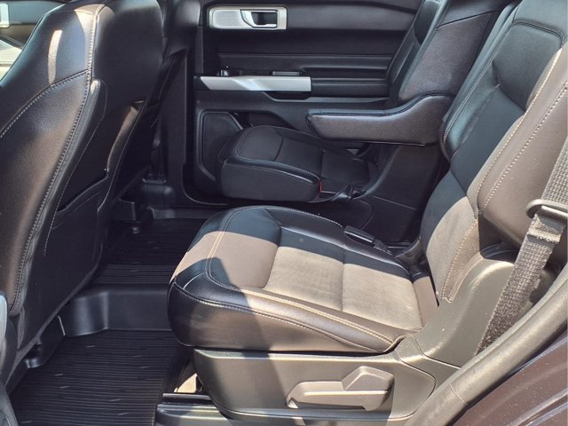 Certified 2023 Ford Explorer Limited w/ Limited Technology Package AWD/4WD image 11