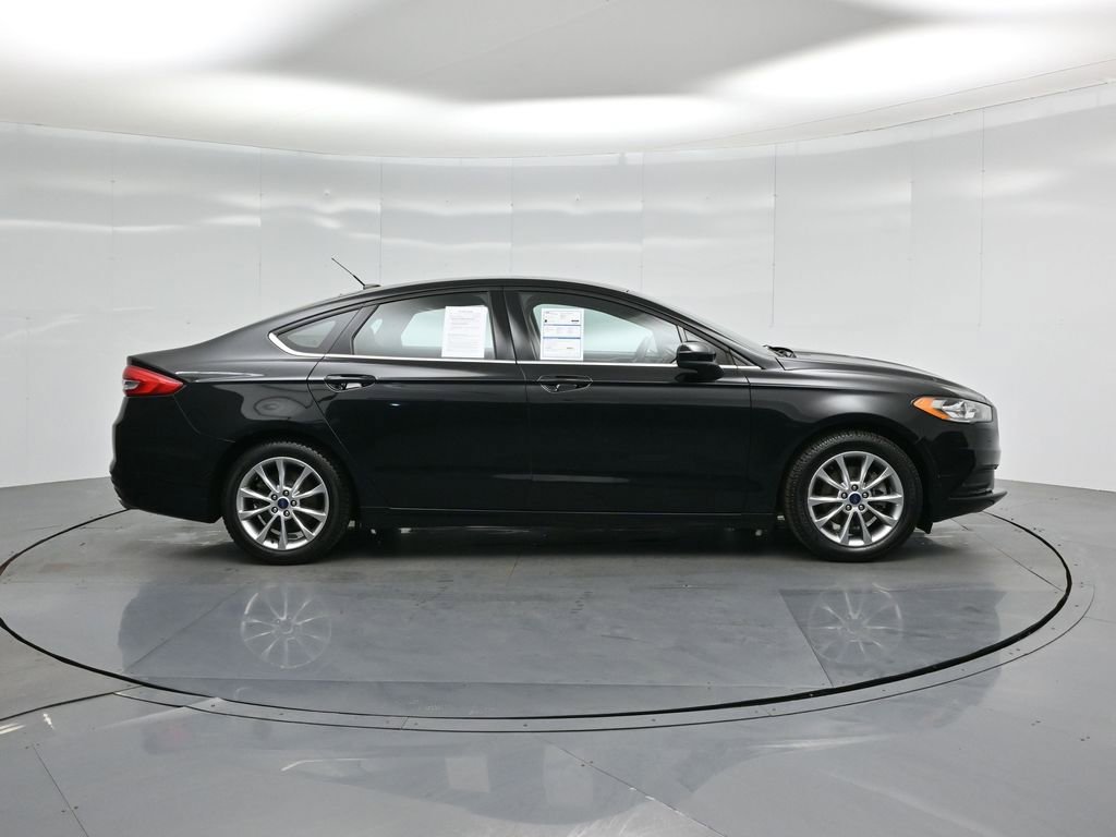 Certified 2017 Ford Fusion SE image 24