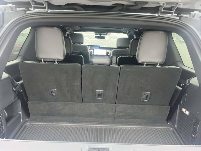 Certified 2025 Ford Expedition Platinum w/ Stealth Performance Package AWD/4WD image 12