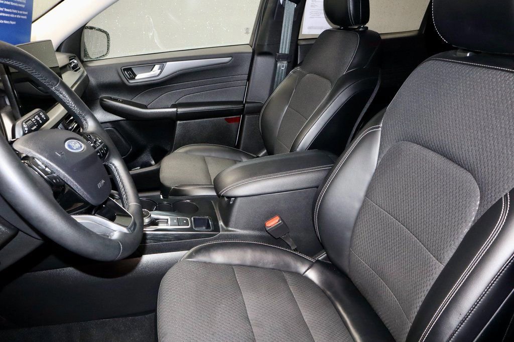 Certified 2023 Ford Escape SE image 25