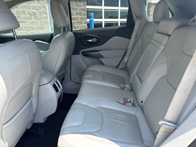 Used 2019 Jeep Cherokee Limited AWD/4WD image 31