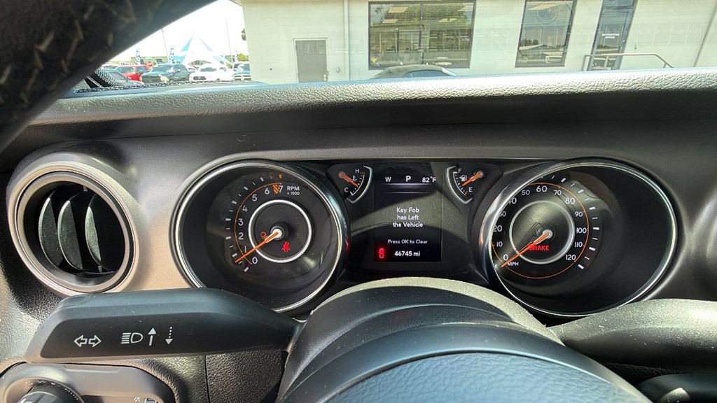 Used 2023 Jeep Gladiator Sport AWD/4WD image 18