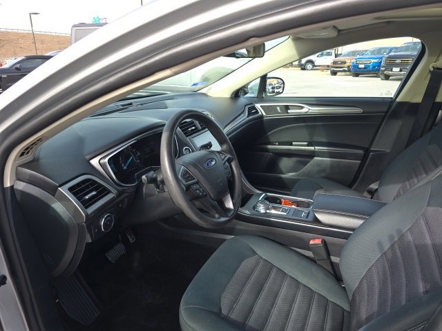 Certified 2017 Ford Fusion SE w/ Fusion SE Technology Package image 10