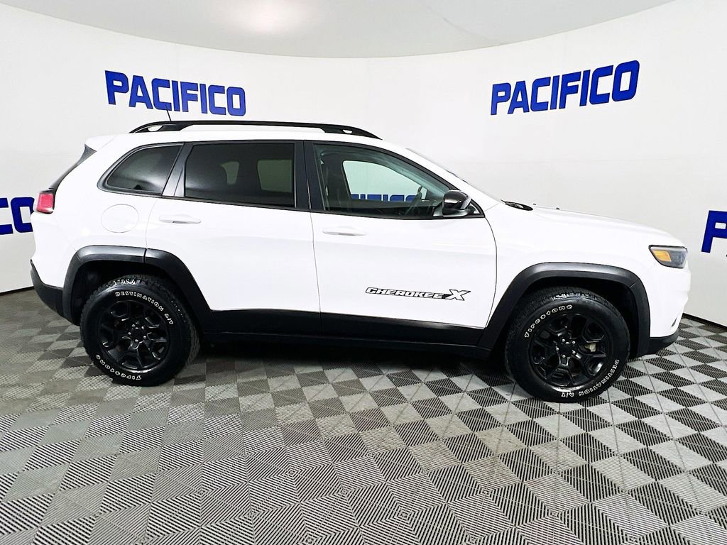 Used 2022 Jeep Cherokee Latitude image 2