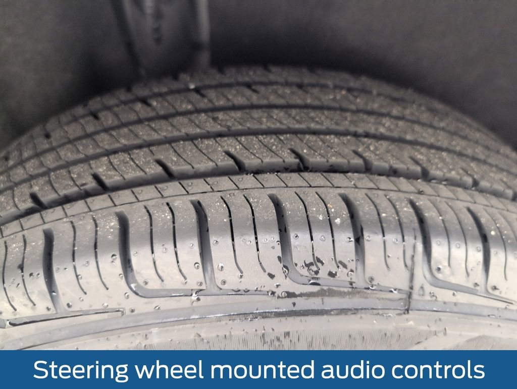 Certified 2019 Ford EcoSport SE image 24