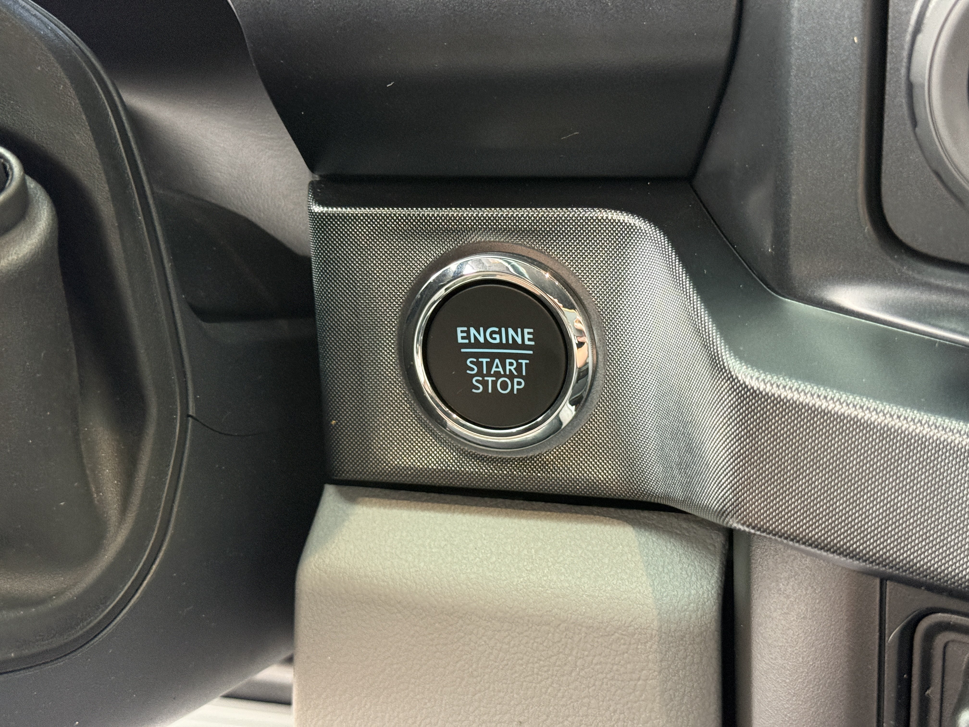 Certified 2024 Ford F350 Limited w/ FX4 Off-Road Package AWD/4WD image 30