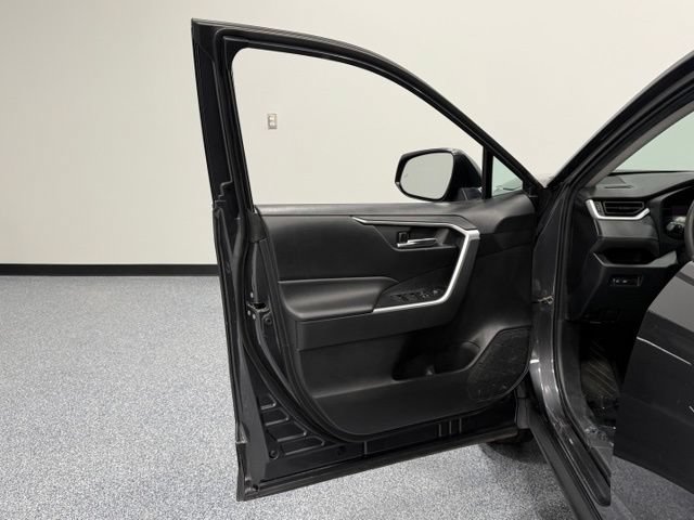 Used 2024 Toyota RAV4 XLE FWD image 13