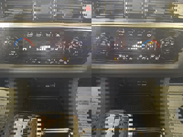 Used 2025 Nissan Pathfinder SL w/ SL Premium Package image 19