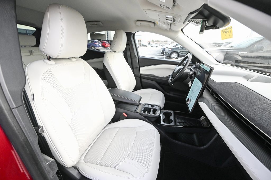 Certified 2025 Ford Mustang Mach-E Premium image 29