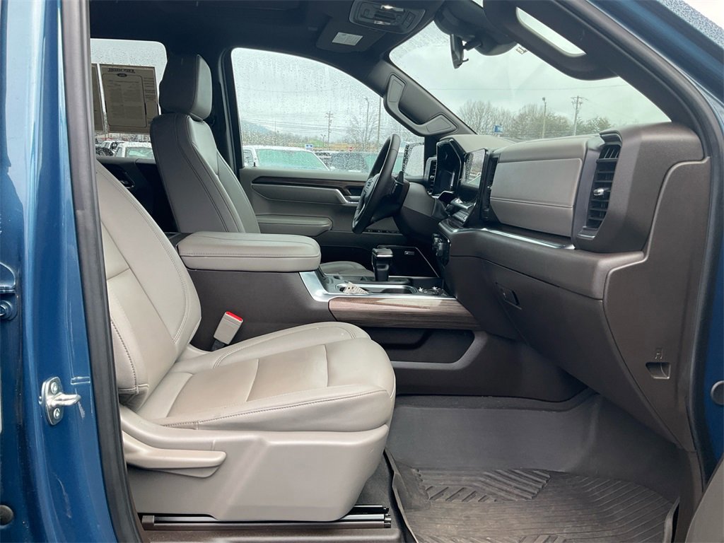 Used 2024 Chevrolet Silverado 1500 LT Trail Boss w/ LT Trail Boss Premium Package image 12