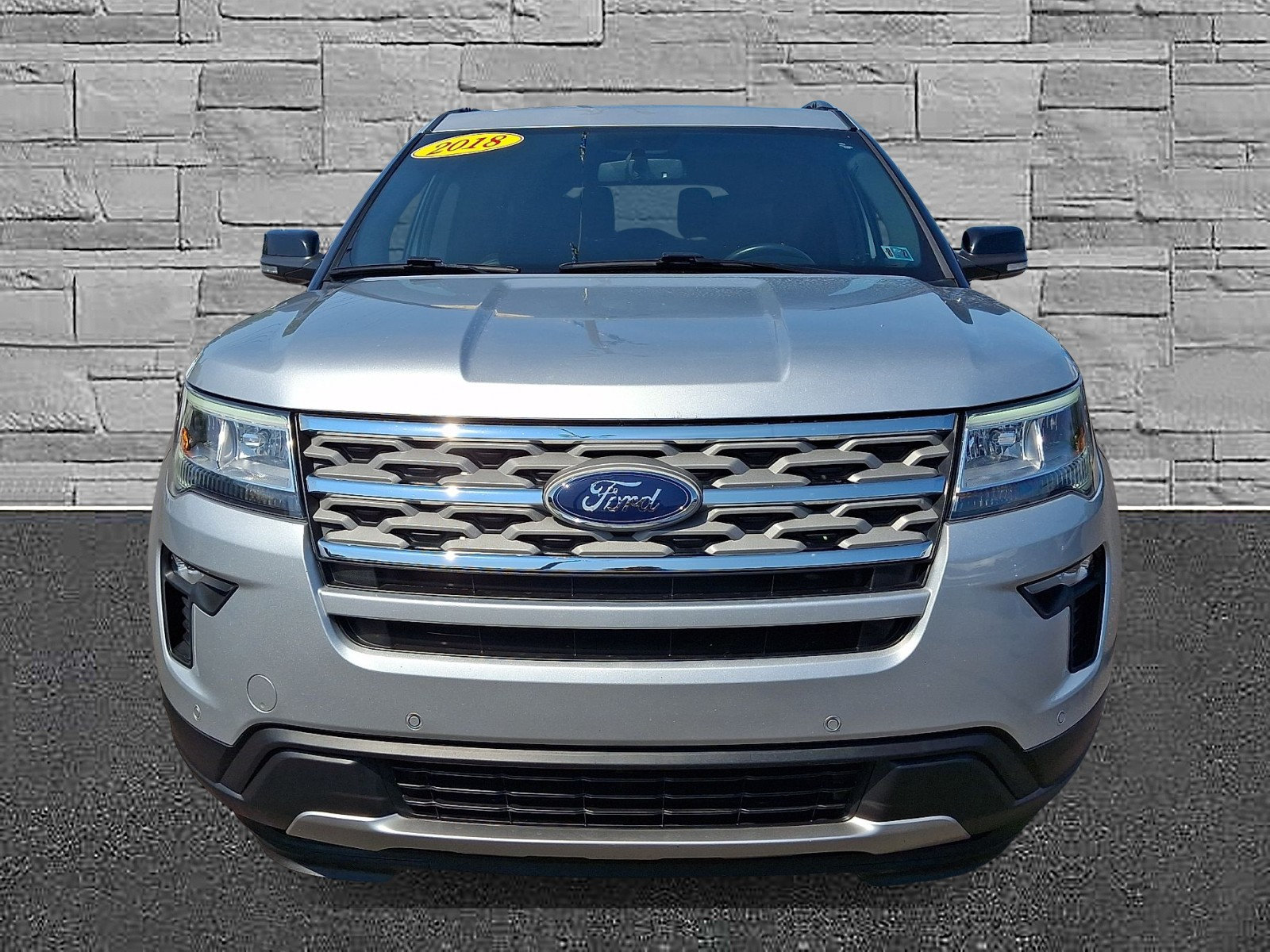 Certified 2018 Ford Explorer XLT w/ Equipment Group 202A AWD/4WD image 3