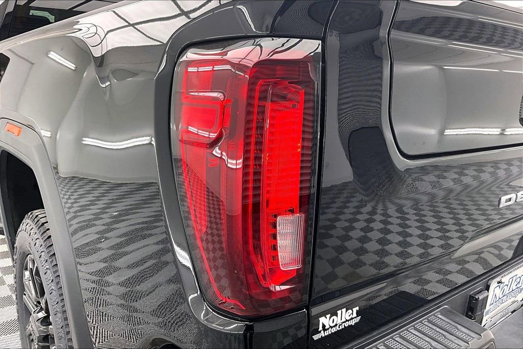 Used 2021 GMC Sierra 2500 Denali w/ Denali Black Diamond Edition image 31