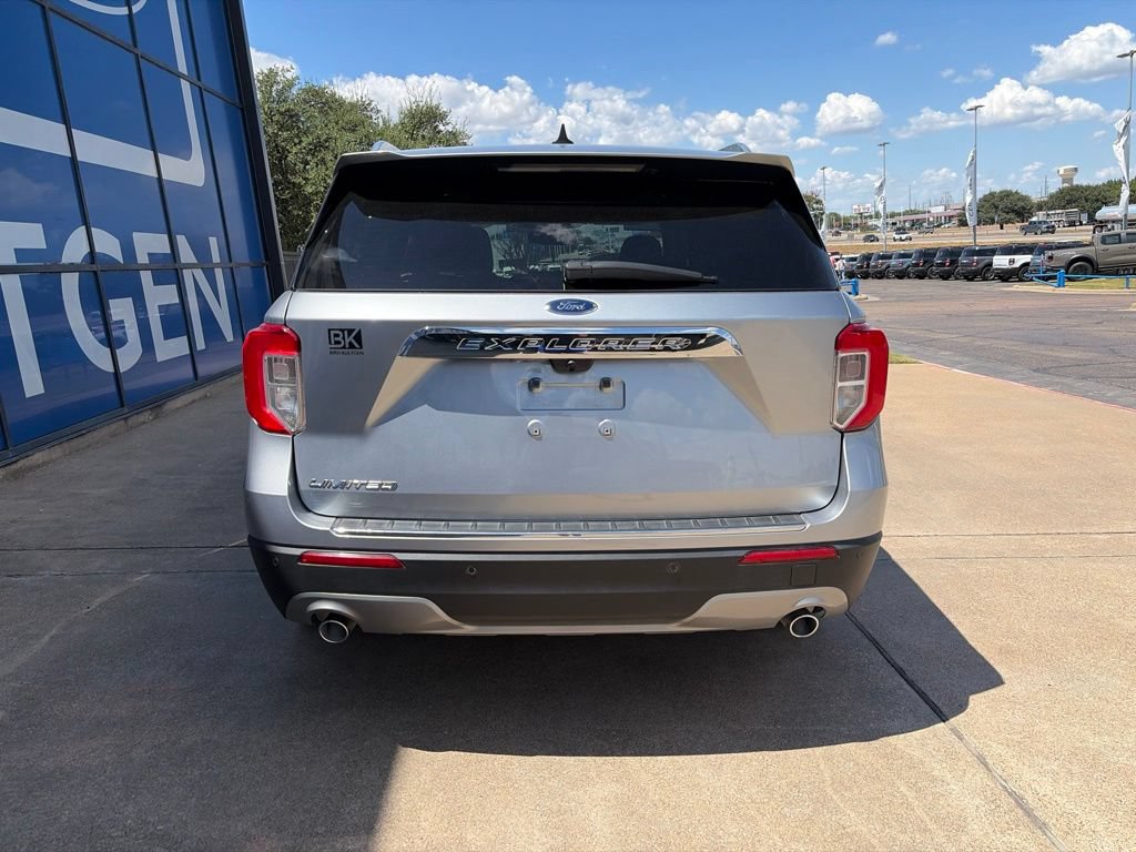 Certified 2022 Ford Explorer Limited w/ Limited Technology Package RWD image 6