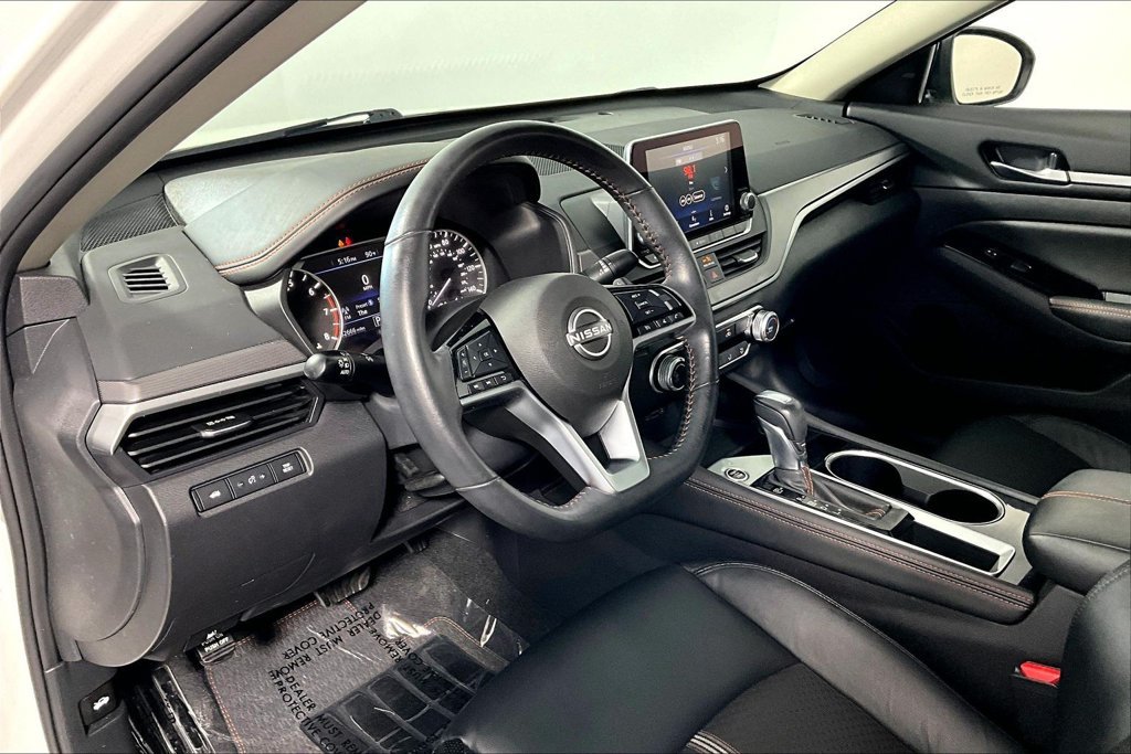 Used 2024 Nissan Altima 2.5 SR FWD image 13