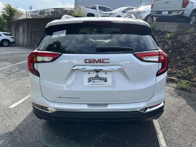 Used 2023 GMC Terrain SLT w/ Tech Package FWD image 8