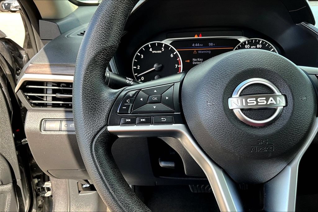 Used 2024 Nissan Altima 2.5 SV FWD image 12