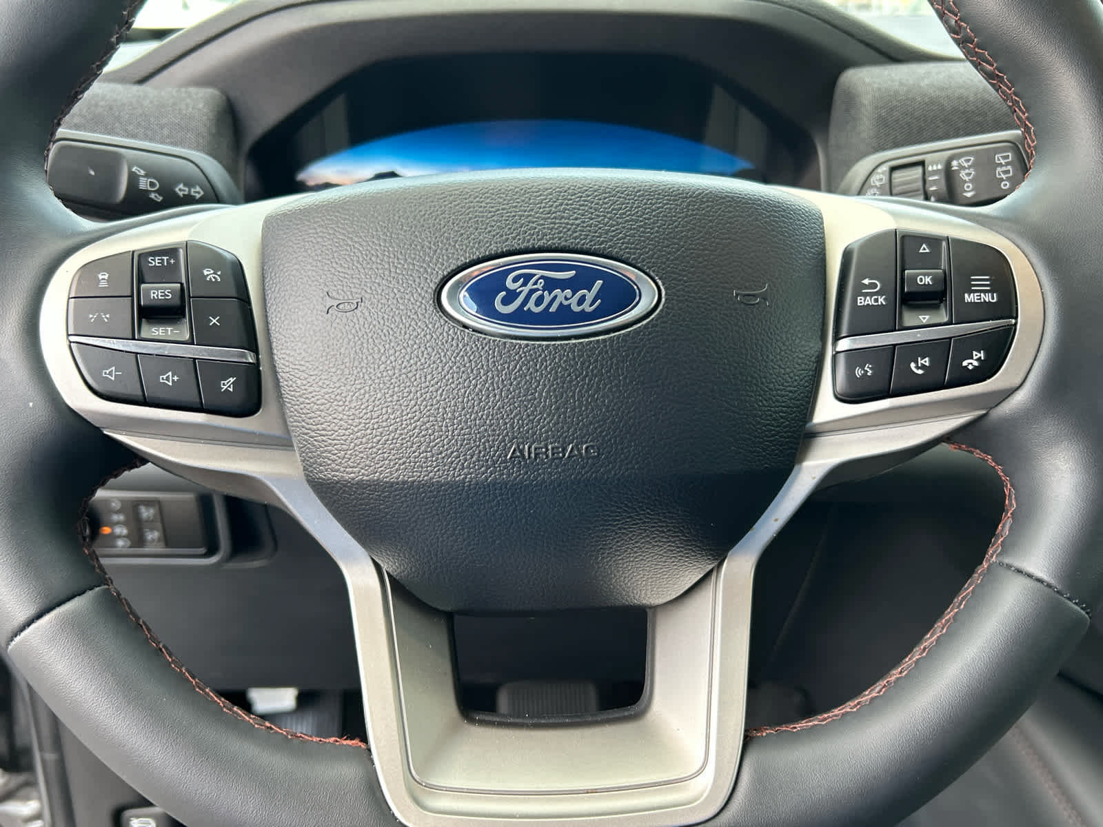 Certified 2025 Ford Explorer Active image 38