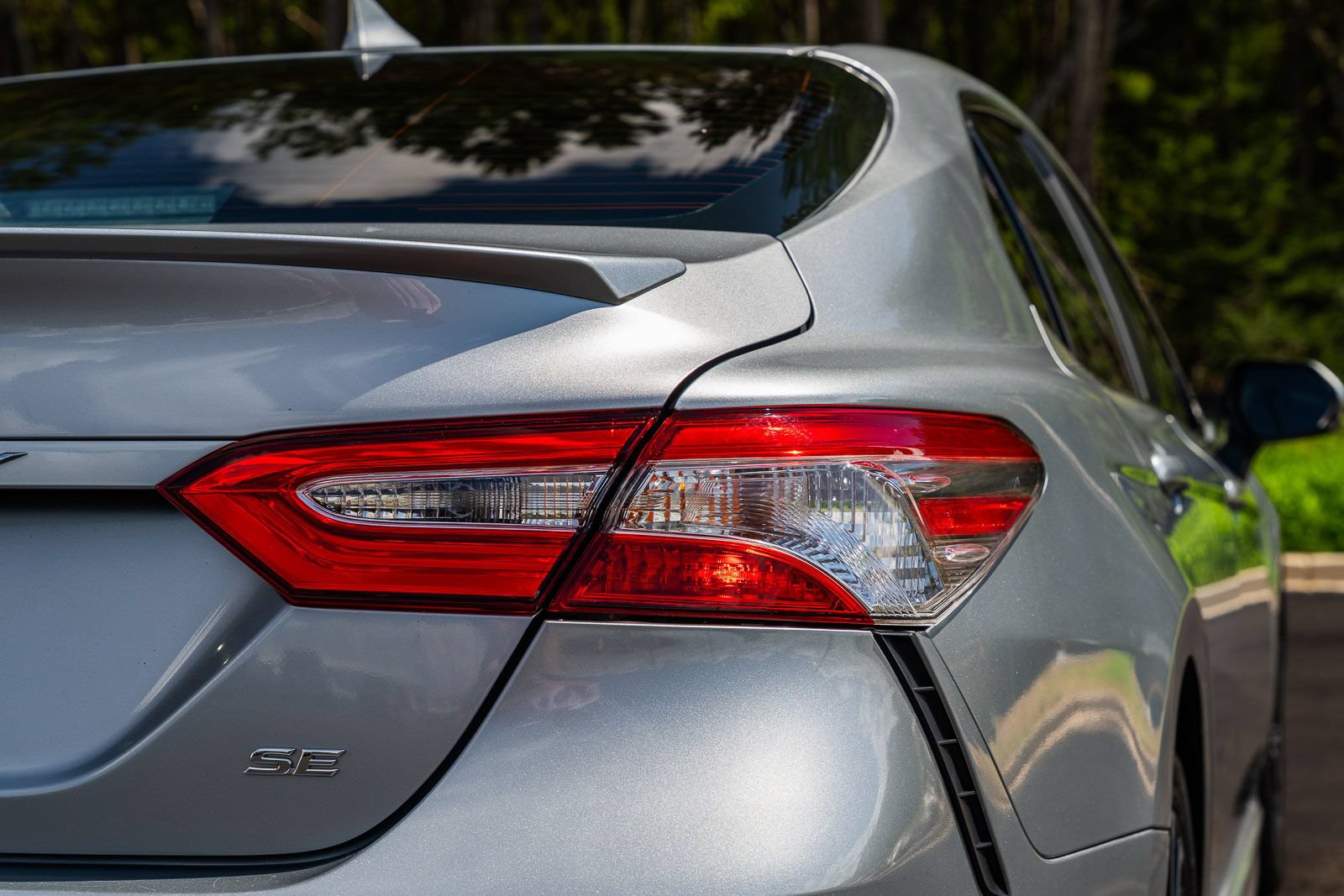 Used 2019 Toyota Camry SE w/ Convenience Package FWD image 14
