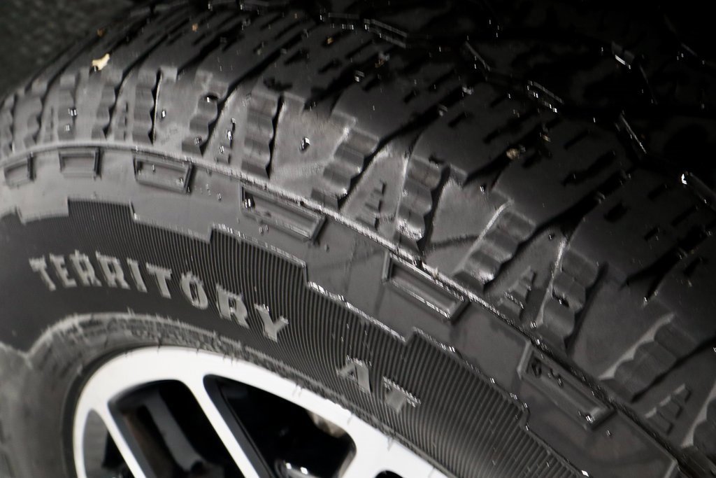 Certified 2022 Ford F150 Lariat w/ Equipment Group 502A High image 21