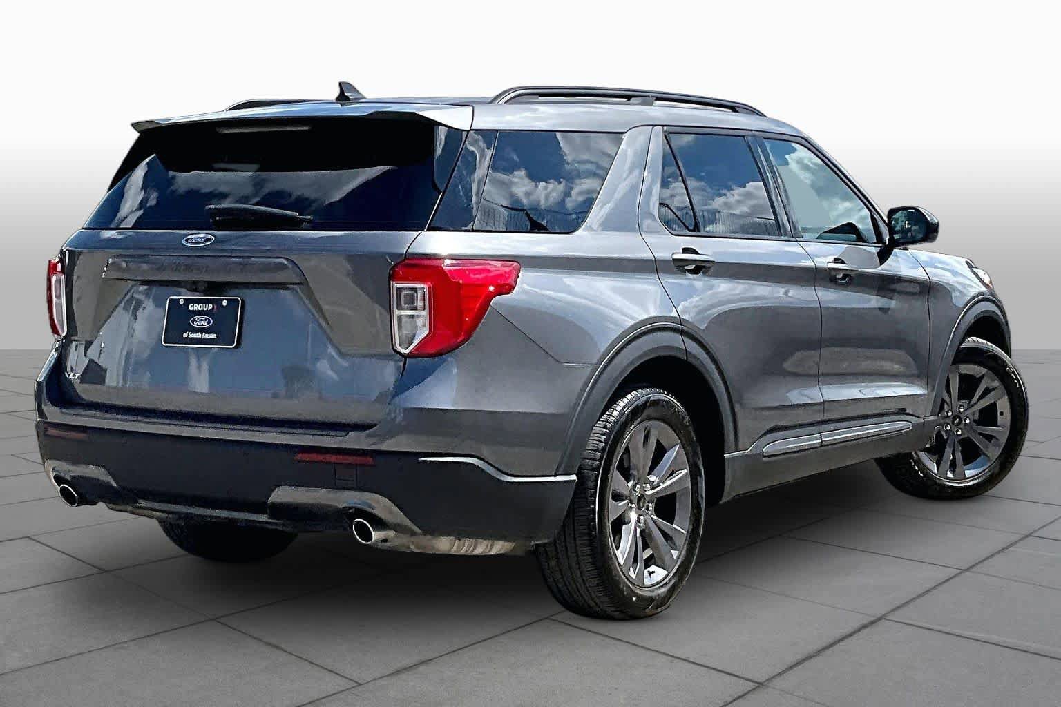 Certified 2023 Ford Explorer XLT w/ Equipment Group 202A RWD image 7