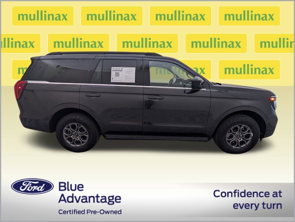 Certified 2025 Ford Expedition Active image 2