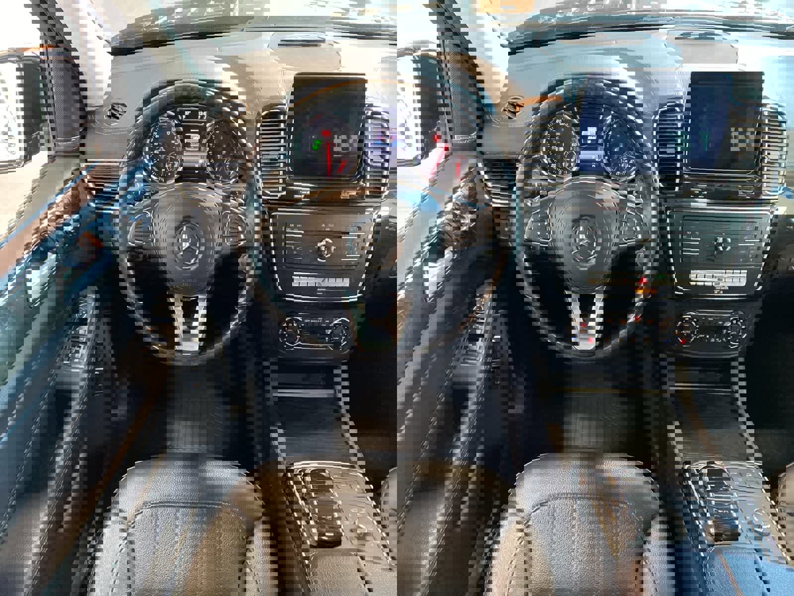 Used 2017 Mercedes-Benz GLS 450 4MATIC image 16