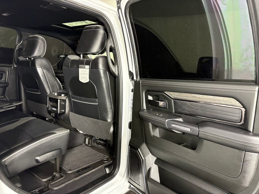 Used 2025 RAM 2500 Limited AWD/4WD image 31