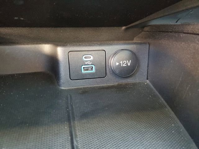 Certified 2022 Ford Escape SE w/ SE Sport Appearance Package image 29