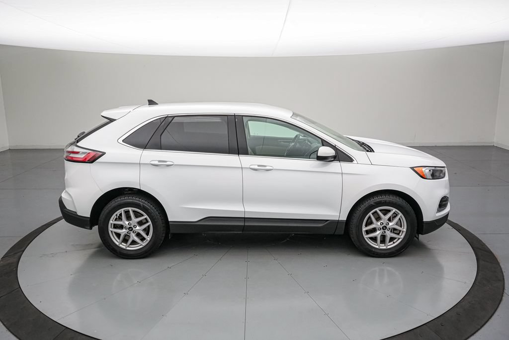 Certified 2024 Ford Edge SEL w/ Convenience Package AWD/4WD image 3