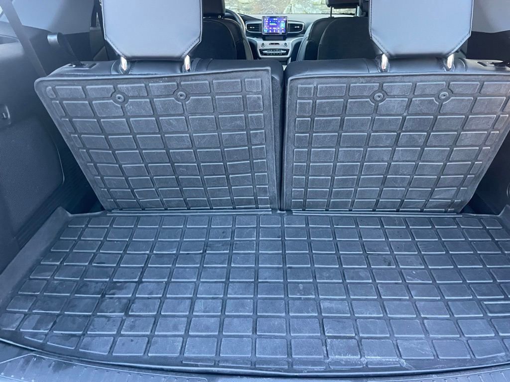 Certified 2023 Ford Explorer XLT w/ Equipment Group 202A image 10